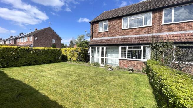 3 bed property, in Brinklow Road, £265,000