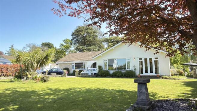 4 bed property, in Brackenhill, £1,495,000
