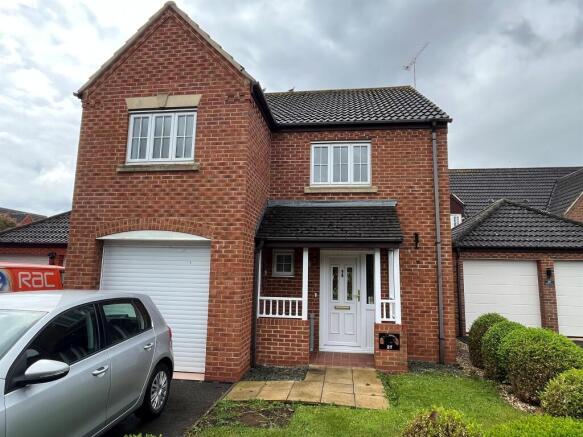 3 bed property, in Millfield Close, £350,000