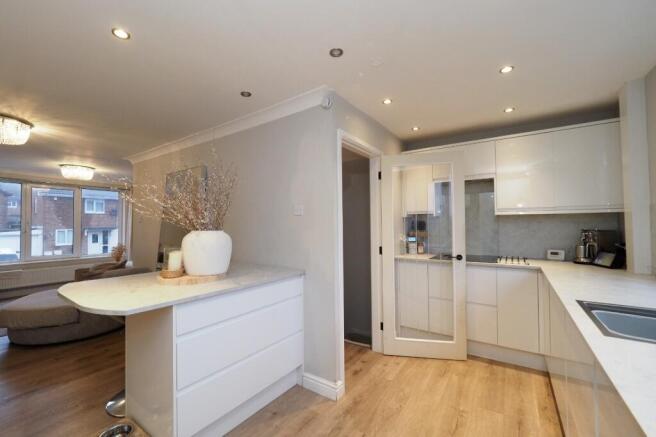 3 bed property, in Laxton Drive, £180,000