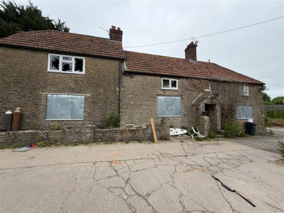 7 bed property, in Outstanding opportunity in 10 acres, £300,000