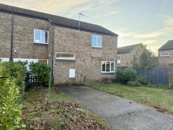 3 bed property, in Lancewood Walk, £205,000