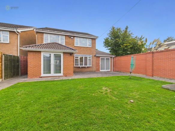5 bed property, in Myring Drive, £625,000