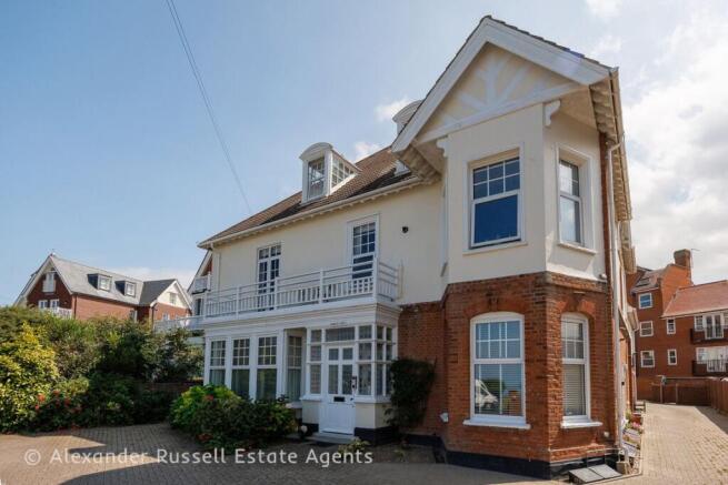 1 bed property, in Marilyn Court, £140,000