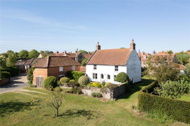 2 bed property, in The Green, £525,000