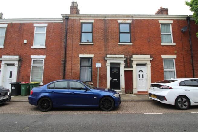 2 bed property, in 50 Lauderdale Street, £50,000
