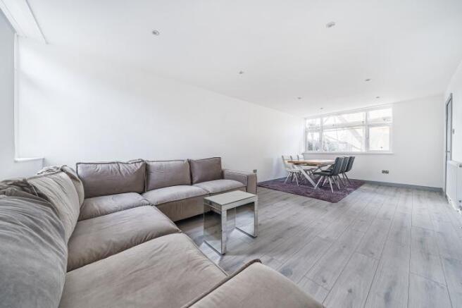 6 bed property, in Broomfield, £600,000