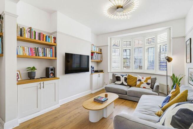 3 bed property, in Abercairn Road, £660,000