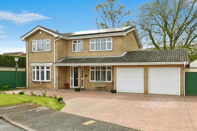 4 bed property, in Peckover Drive, £495,000