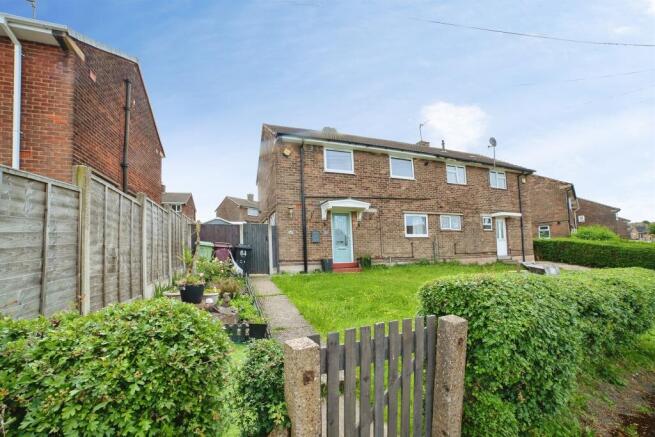 3 bed property, in Coronation Drive, £150,000