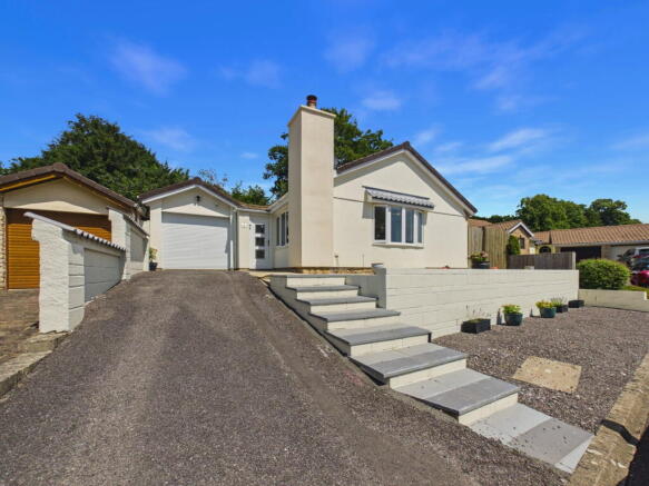 2 bed property, in Walter Sutton Close, £375,000