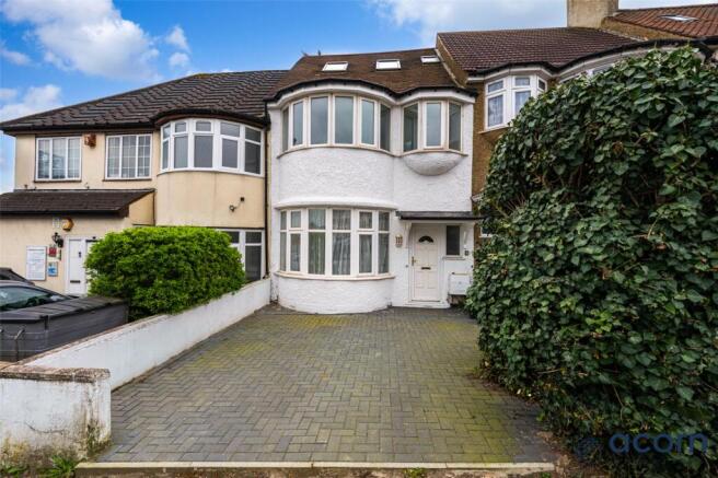 3 bed property, in Wakemans Hill Avenue, £575,000