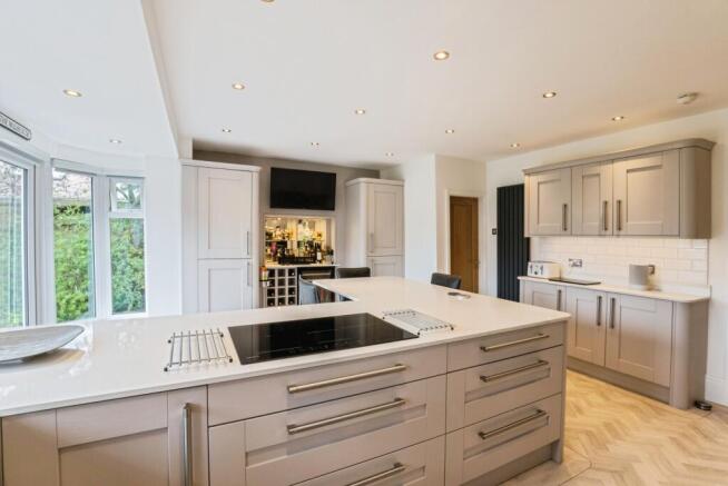 5 bed property, in Mythop Road, £800,000
