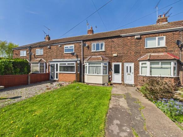 2 bed property, in Woodhall Street, £80,000