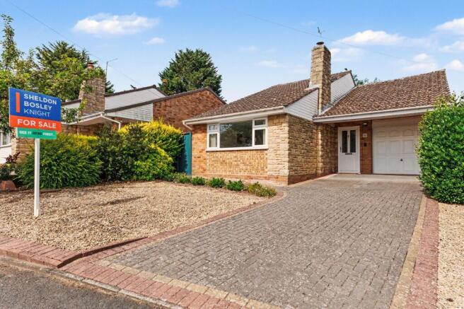 3 bed property, in Shrubbery Road, £350,000