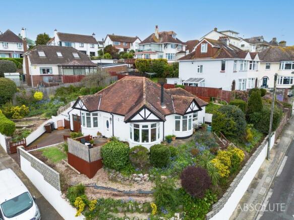 2 bed property, in Westhill Road, £335,000