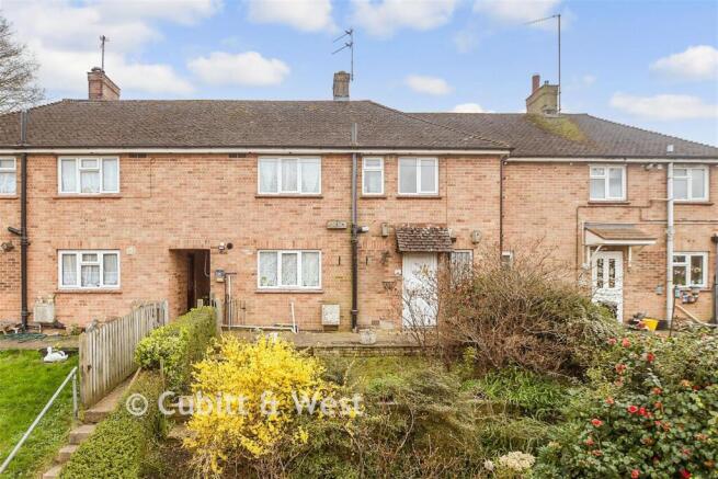 3 bed property, in Manor Way, £300,000