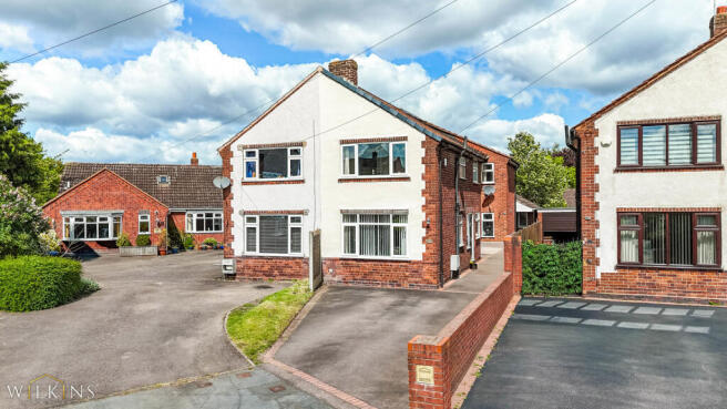 3 bed property, in Peel Close, £325,000
