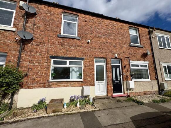 3 bed property, in South Street, £80,000