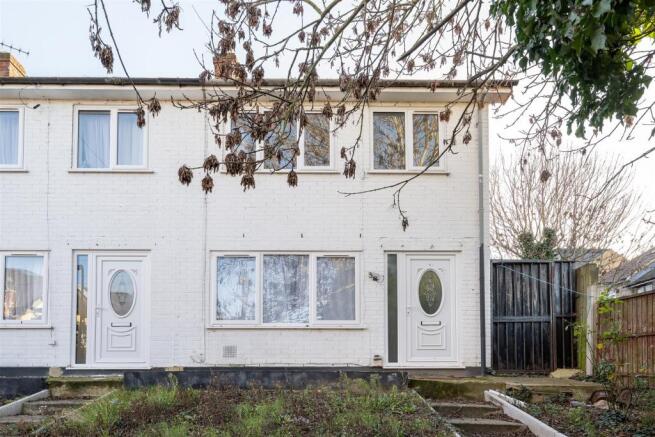 2 bed property, in Aubrey Road, £550,000