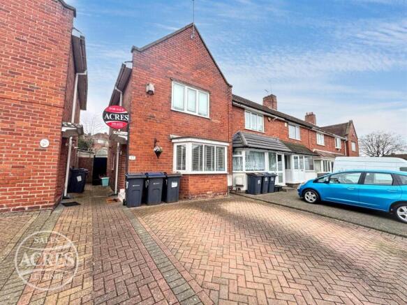 2 bed property, in Bradfield Road, £210,000