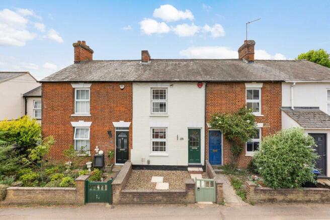 2 bed property, in Oughton Head Way, £450,000