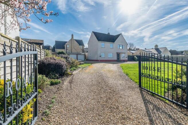 4 bed property, in Kettering Road, £900,000