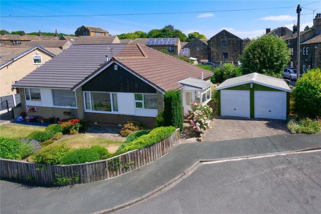 2 bed property, in Thackley Avenue, £285,000