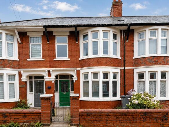 3 bed property, in Victoria Park, £300,000