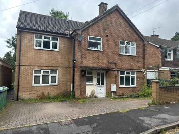 1 bed property, in Headington, £190,000