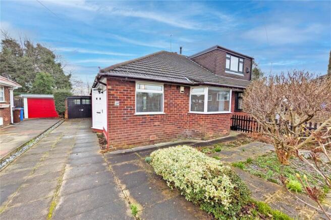 3 bed property, in Ashbrook Close, £270,000