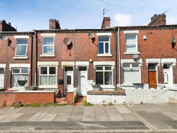 2 bed property, in Ladysmith Road, £80,000