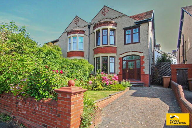 4 bed property, in Park Drive, £285,000
