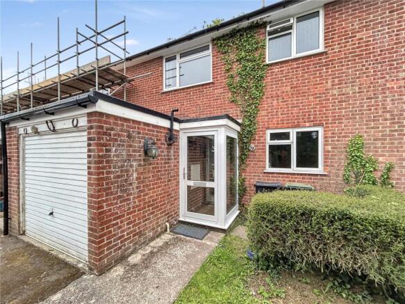 3 bed property, in Pitcher Close, £270,000