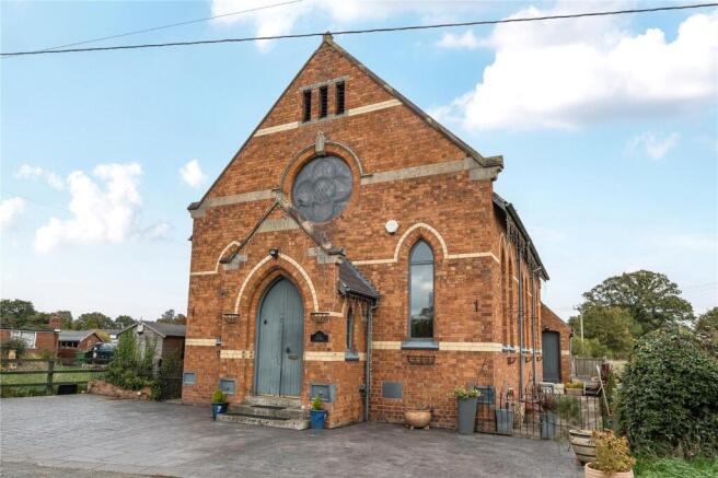 5 bed property, in Chapel Lane, £425,000