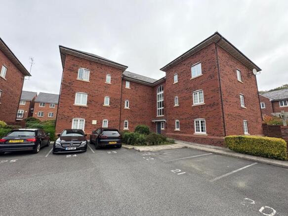 2 bed property, in Fletcher Court, £85,000