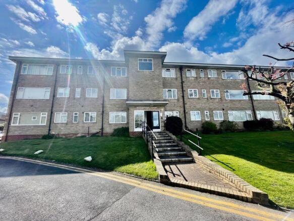 1 bed property, in Vesey Close, £190,000