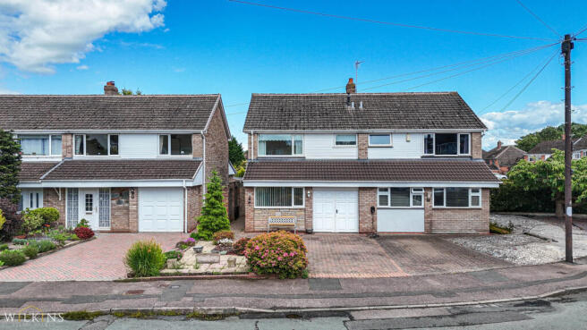 3 bed property, in Reindeer Road, £299,950