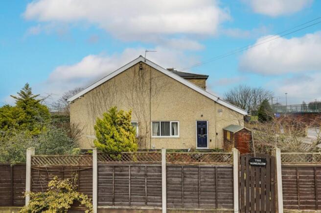 3 bed property, in Parliament Road, £160,000