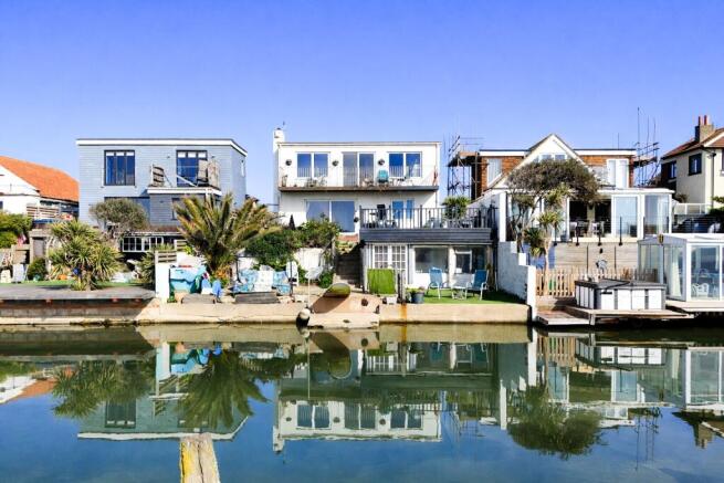 8 bed property, in Brighton Road, £850,000