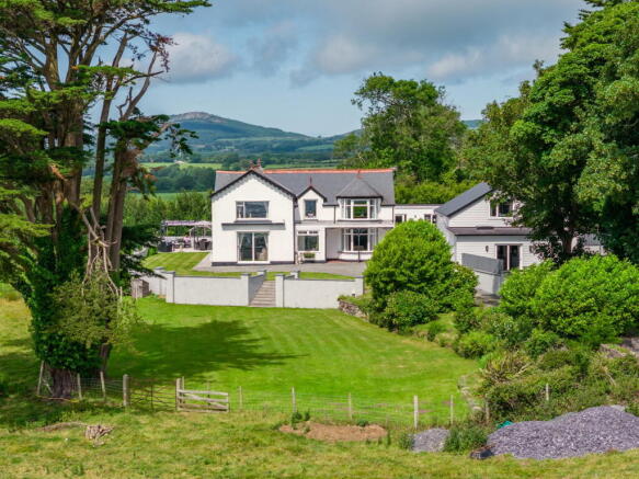 6 bed property, in Pwllheli LL53, £1,000,000