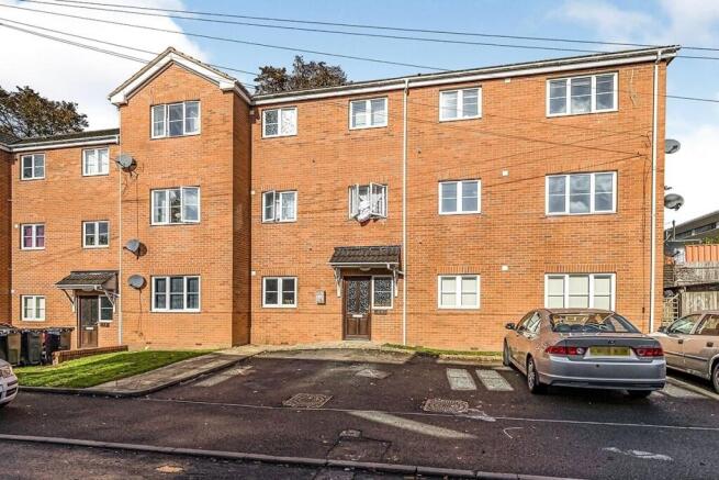 1 bed property, in Abberley Court, £60,000