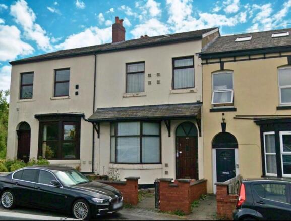 4 bed property, in Brinnington Road, £280,000