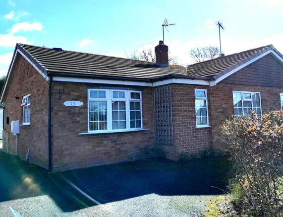 2 bed property, in Lavender Road, £130,000