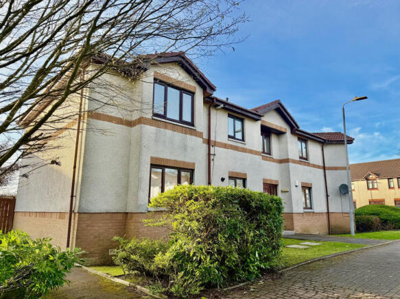 1 bed property, in Loanhead Road, £79,000