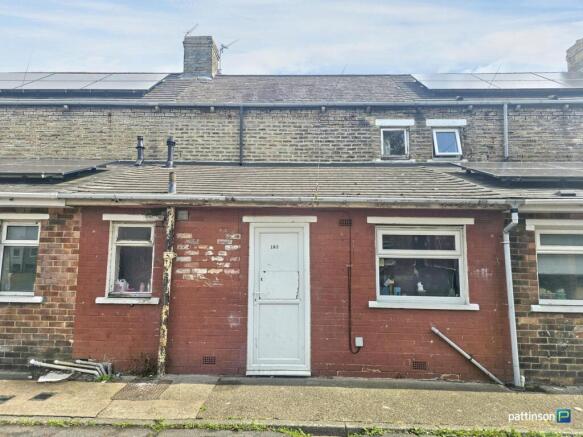 2 bed property, in Chestnut Street, £30,000