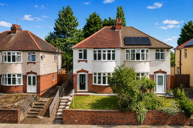 3 bed property, in Marsden Lane, £280,000