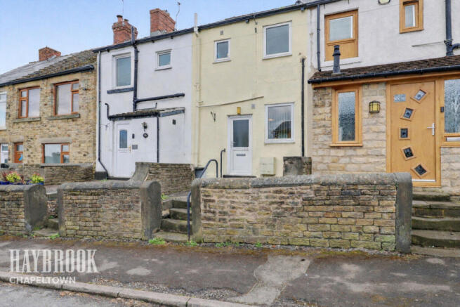 1 bed property, in Hesley Lane, £130,000