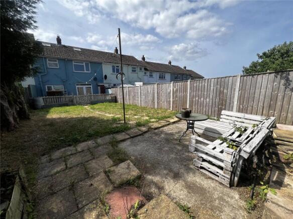 2 bed property, in Long Mains, £135,000