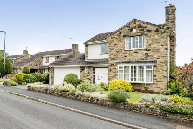 3 bed property, in Wentworth Gate, £625,000